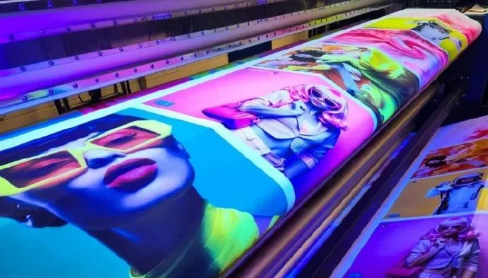 UV平板打印機操作指南：9大危險操作詳解